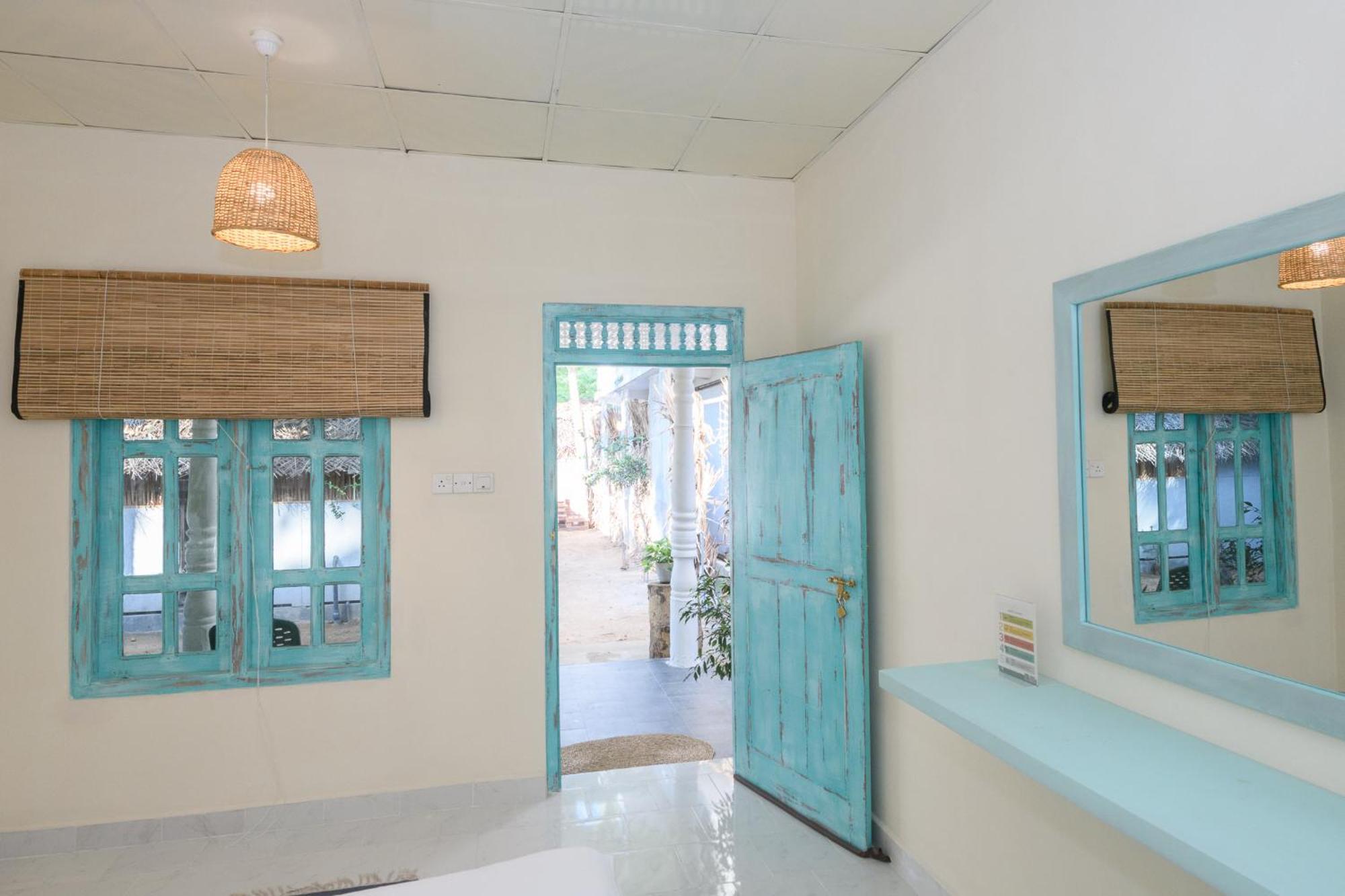 Capital Trincomalee Hotel Exterior photo